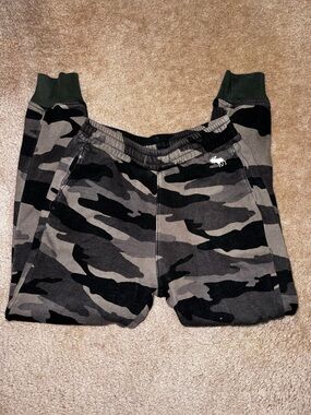 abercrombie kids Black & Gray Camo Jogger Pants